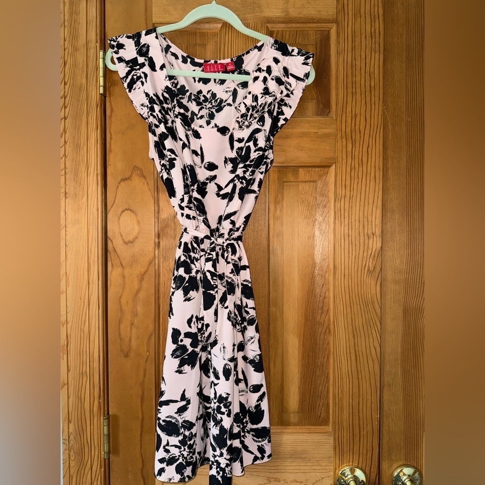 Elle Women's Pettal Pink Lily Ruffled Cap Sleeved Crepe Dress  ~ Size XL